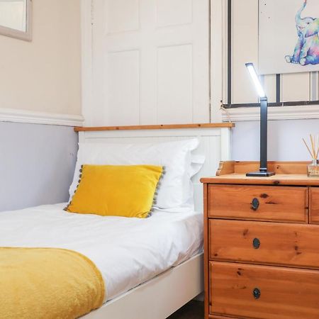 Beautiful 4 Bedroom Cottage - Ideal Location - Free Parking Эдинбург Экстерьер фото