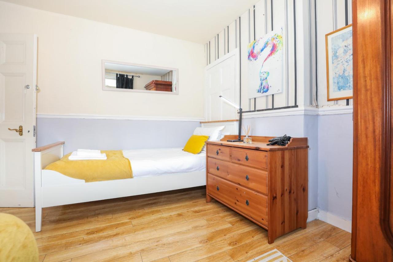 Beautiful 4 Bedroom Cottage - Ideal Location - Free Parking Эдинбург Экстерьер фото